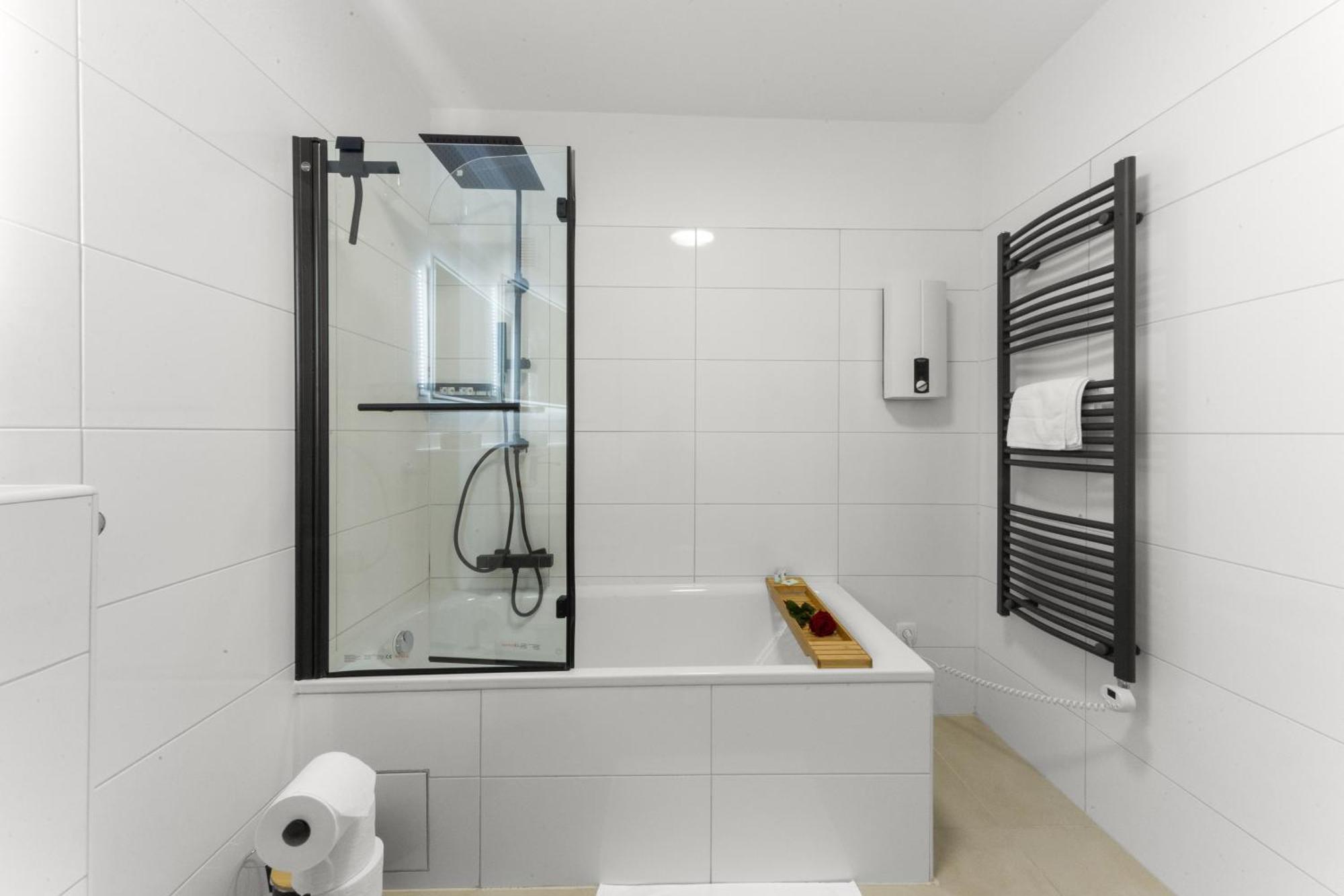 Vinful: Premium-Apartment Mit Balkon Und Parkplatz มึลไฮม์ อันแดร์ รัวร์ ภายนอก รูปภาพ